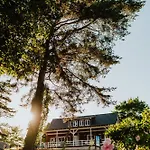 Tiny & Schwedenhaeuser Ahoi Camp Canow