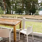 Tiny & Schwedenhaeuser Ahoi Camp Canow مكان تخييم Wustrow (Mecklenburg-Strelitz)