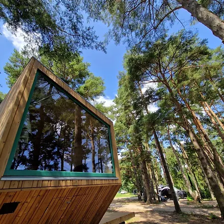 Tiny & Schwedenhaeuser Ahoi Camp Canow Campingplads *