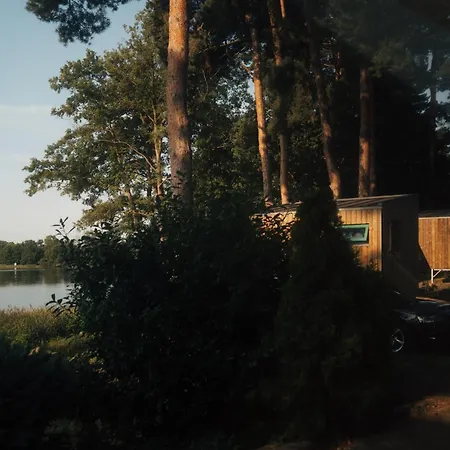 Tiny & Schwedenhaeuser Ahoi Camp Canow Campingplads *