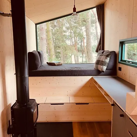 Tiny & Schwedenhaeuser Ahoi Camp Canow Campingplads *