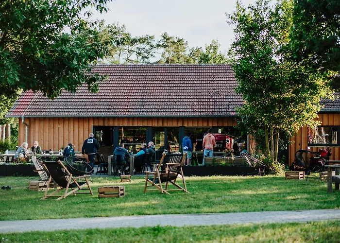 Tiny & Schwedenhaeuser Ahoi Camp Canow Kemping
