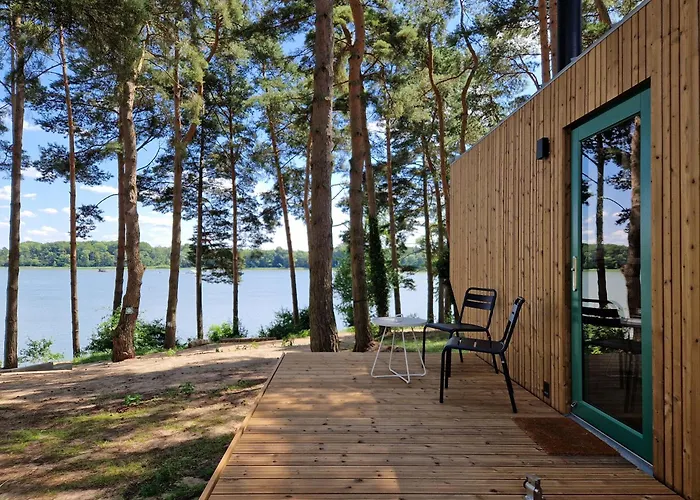 Tiny & Schwedenhaeuser Ahoi Camp Canow Kemping