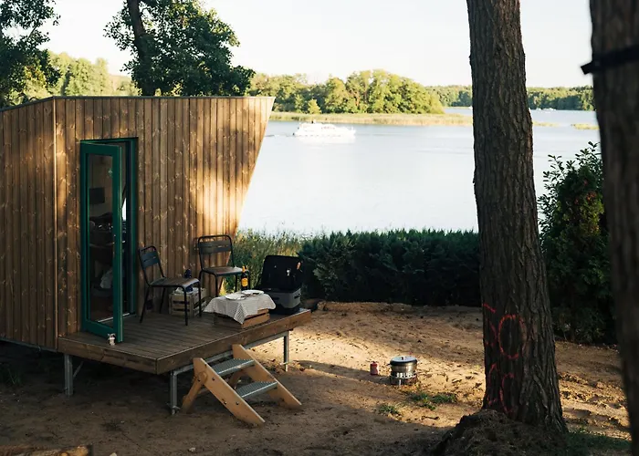 Tiny & Schwedenhaeuser Ahoi Camp Canow