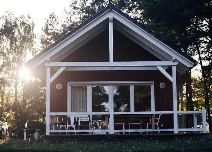 Kemping Tiny & Schwedenhaeuser Ahoi Camp Canow