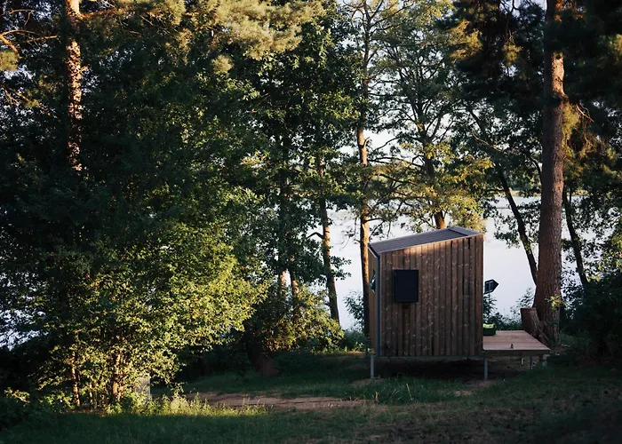 Kemping Tiny & Schwedenhaeuser Ahoi Camp Canow