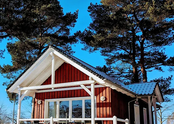 Tiny & Schwedenhaeuser Ahoi Camp Canow