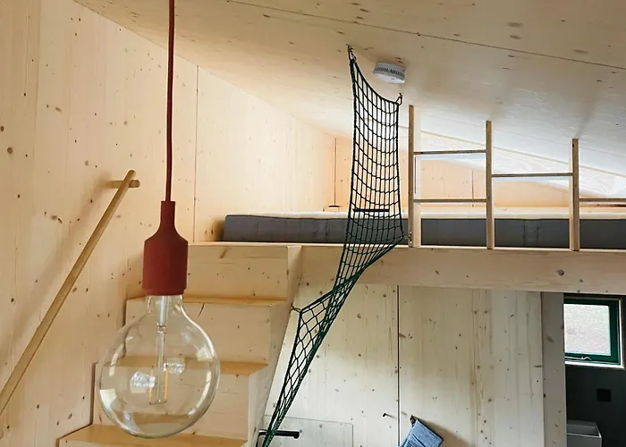 Kemping Tiny & Schwedenhaeuser Ahoi Camp Canow